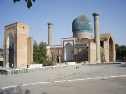 249-13 Samarkand Registan Square.jpg